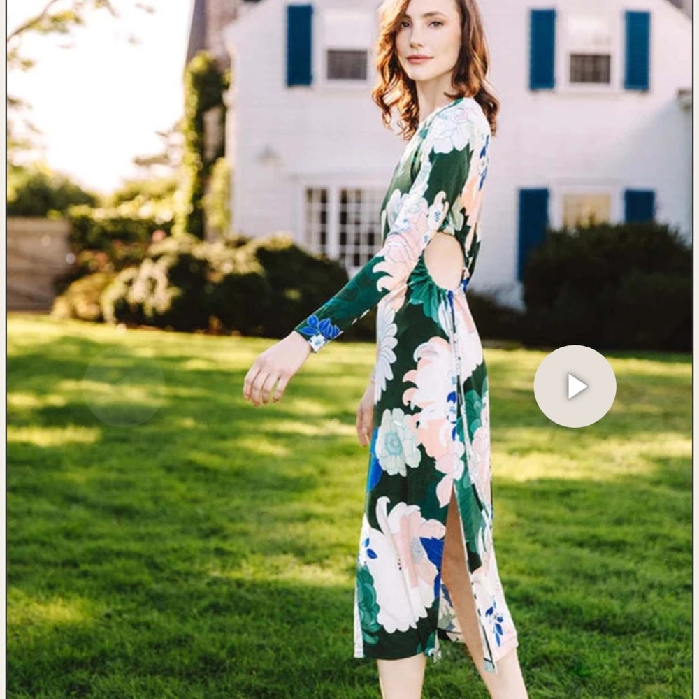 Cara Cara White and Green Sheath Dress Sleeveless Crew Neck
